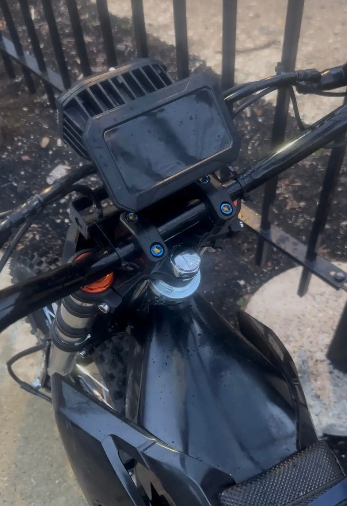 s1/x1/tuttio Ti Bolts