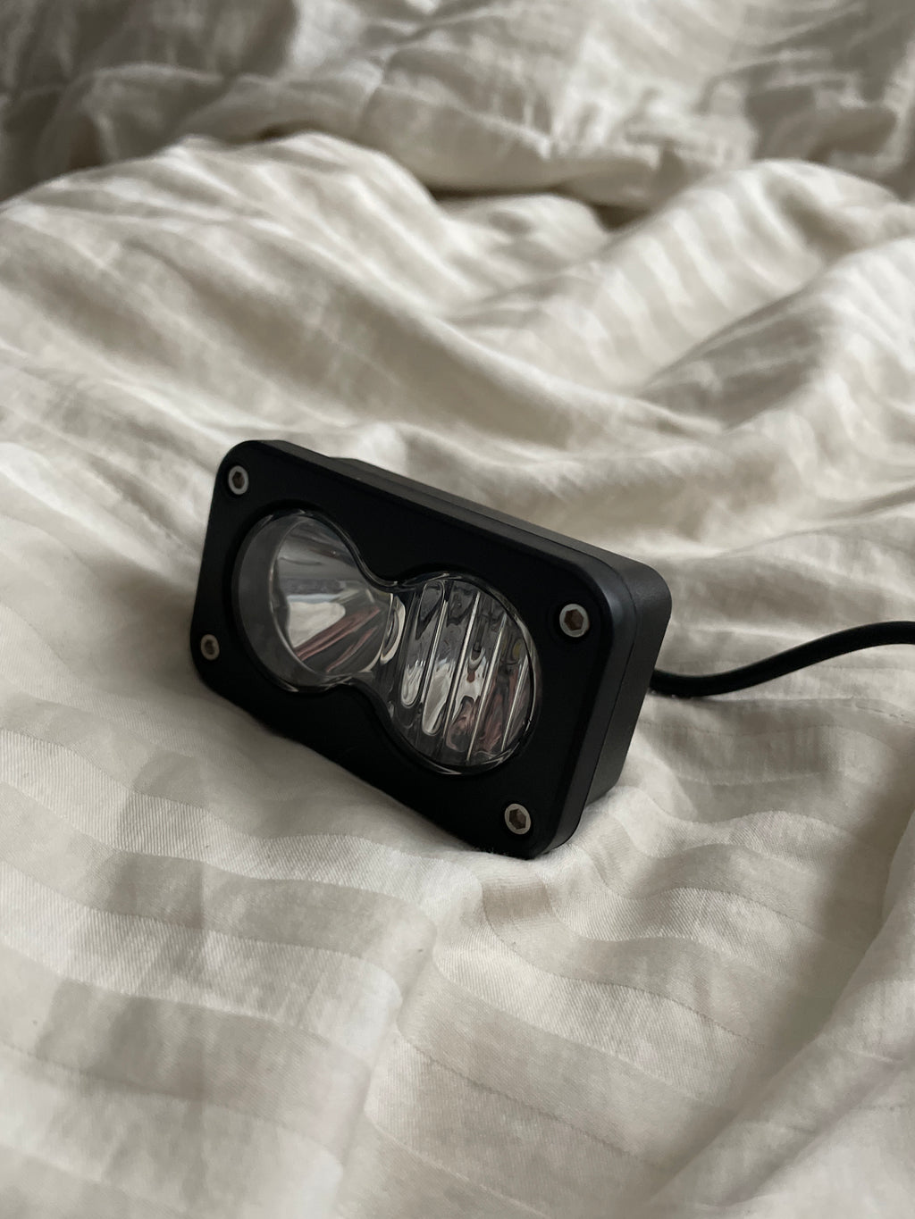 Battery powered baja light with horn.