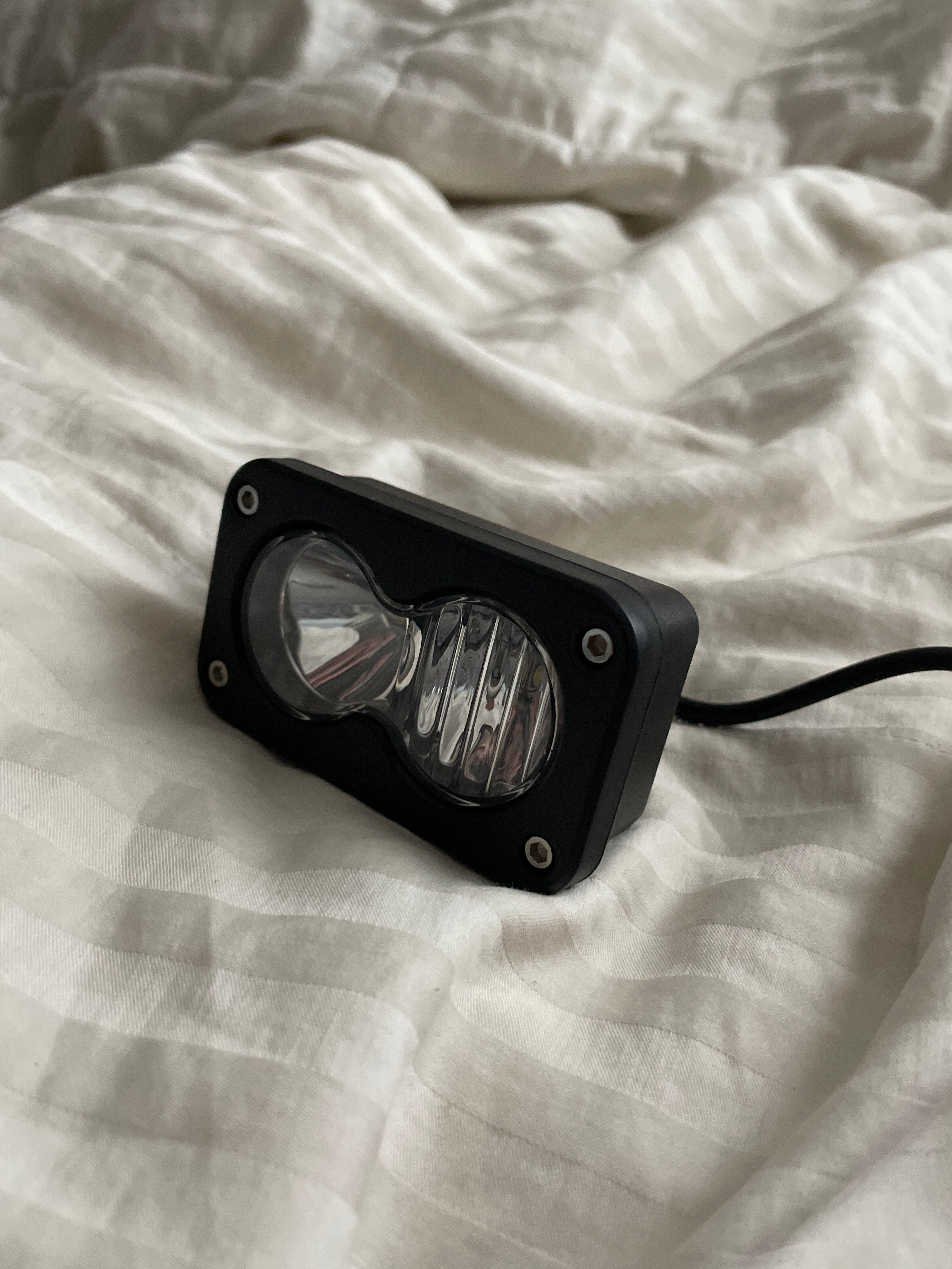 Battery powered baja light with horn.