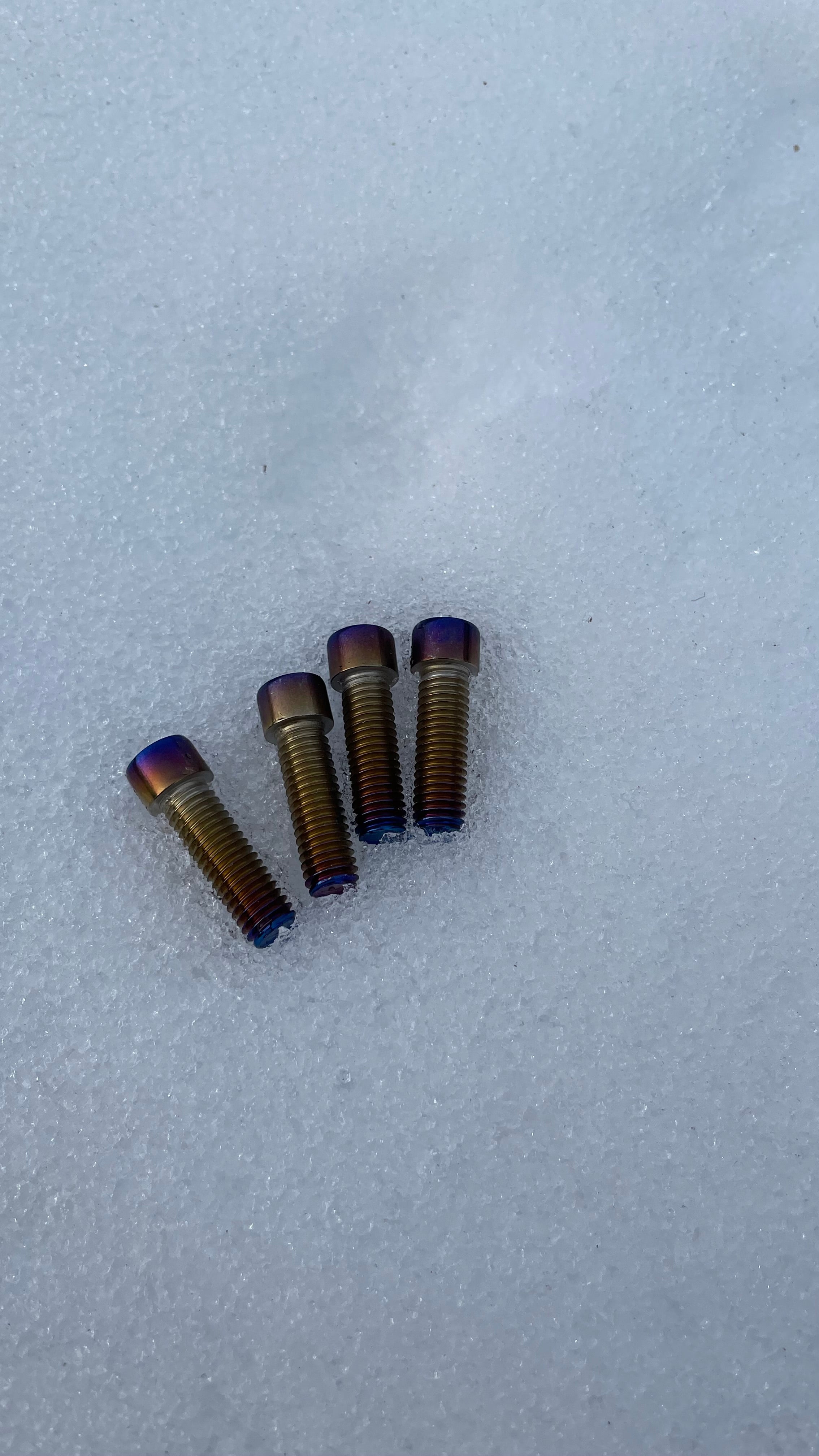 s1/x1/tuttio Ti Bolts